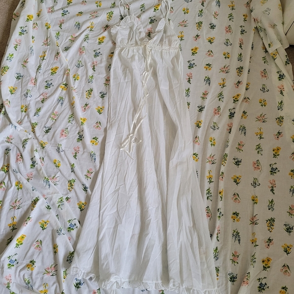 Vintage floor length nightgown - Picture 8 of 12